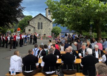 Folklore, Gemeinschaft und Sonnenuntergang: Ein gelungener Abend in Merligen