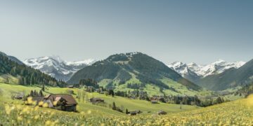 Ferienregion Gstaad erhält Auszeichnung als Swisstainable Destination Level III – Leading