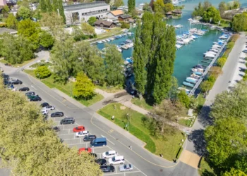 Fussweg am Lachenkanal wird für Velos freigegeben – Neue Abstellplätze und mehr Grün